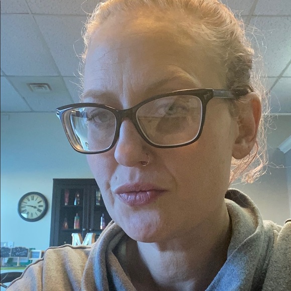 Meet your Posher, Korlee - Picture 1 of 1